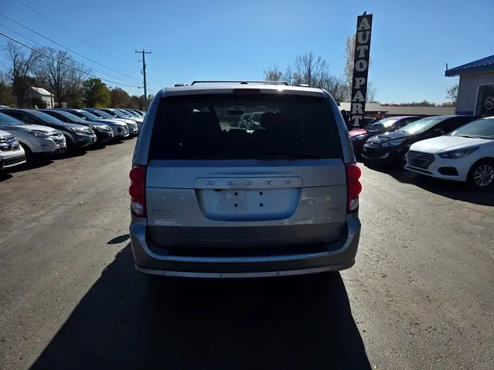 Dodge Grand Caravan 2017 photo 4