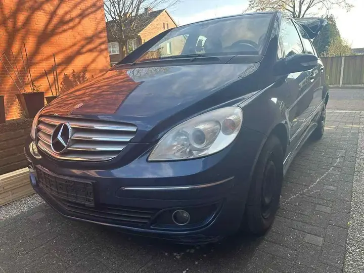 Mercedes-Benz B170