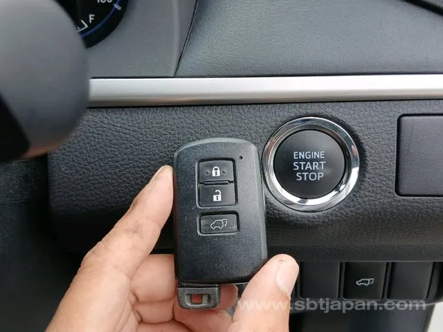 Toyota Harrier 2014 photo 2
