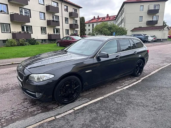 BMW 530D 2011 photo 2