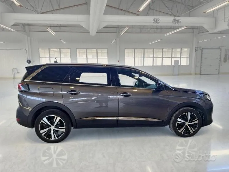 Peugeot 5008 2021 photo 3