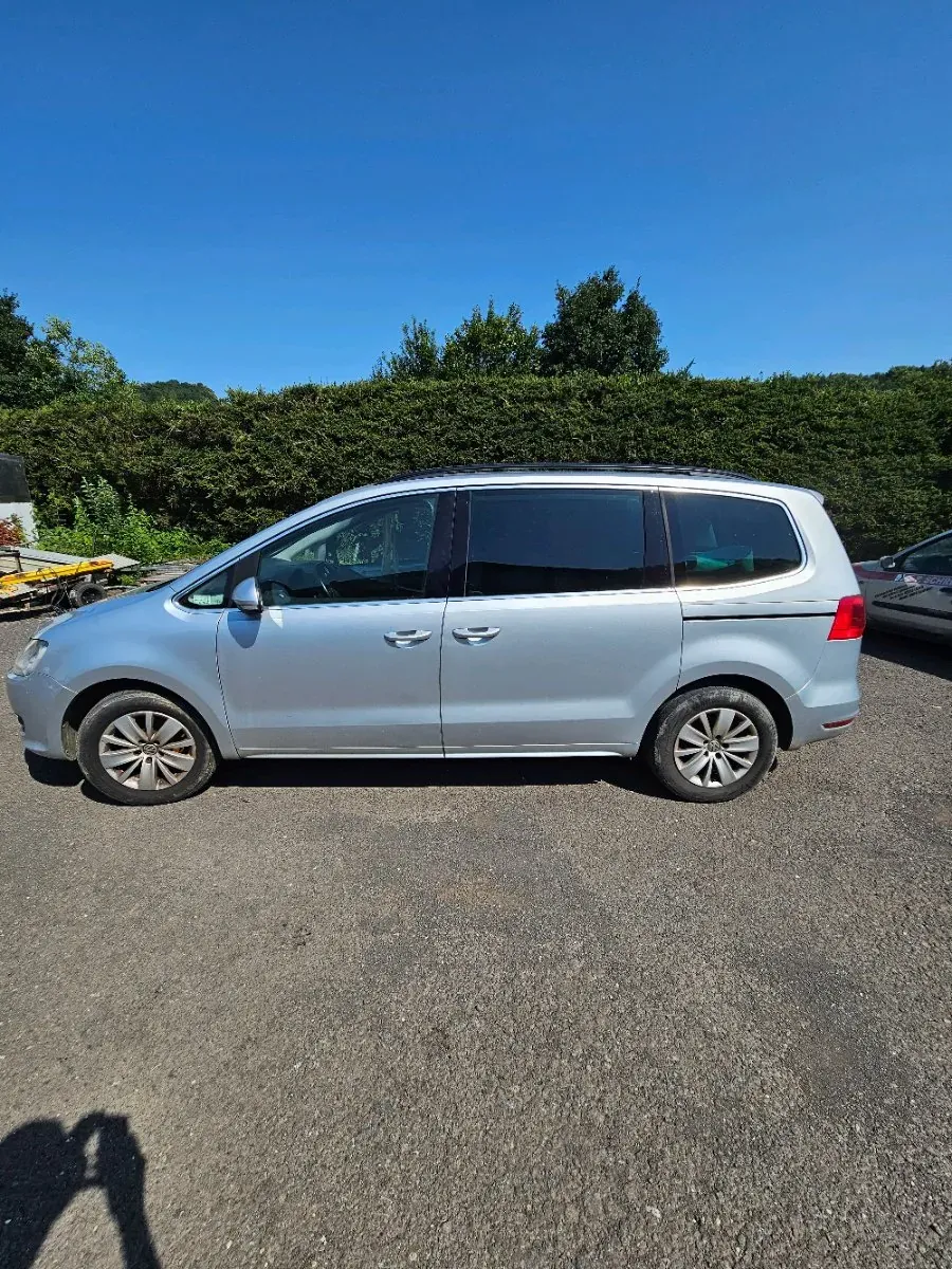 Volkswagen Sharan 2013 photo 2