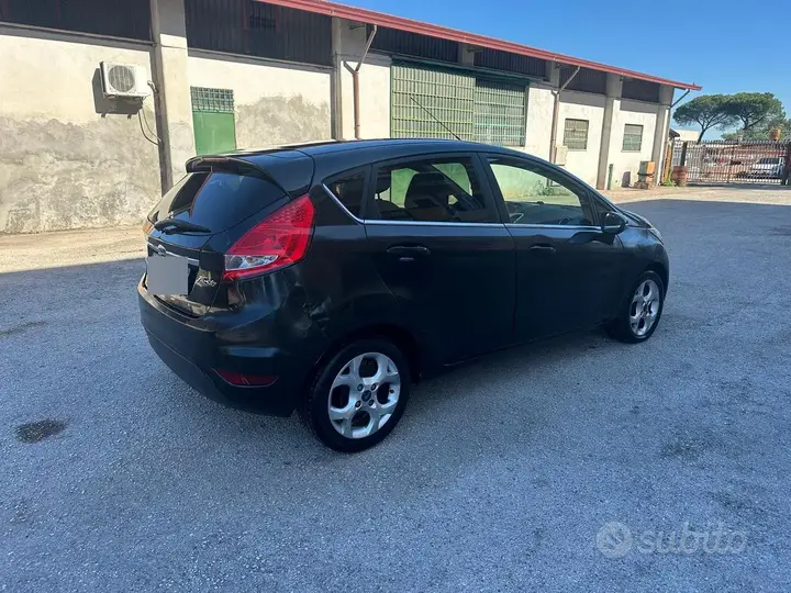 Ford Fiesta 2009 photo 3