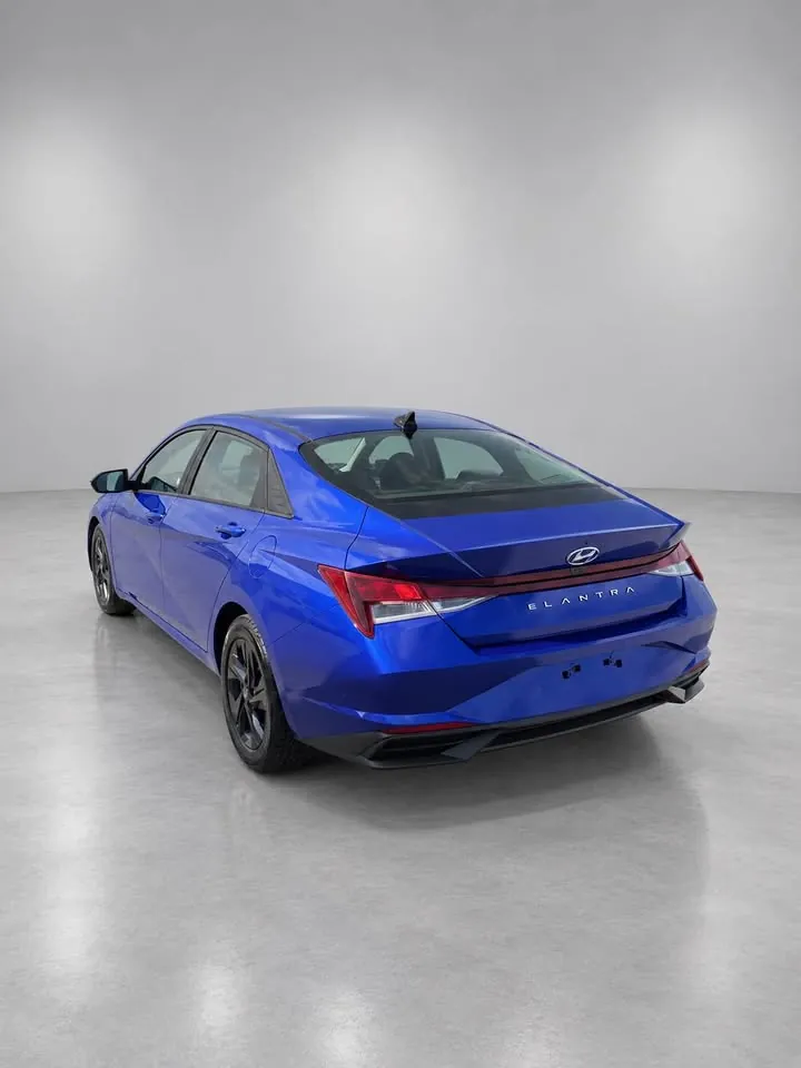 Hyundai Elantra 2022 photo 3