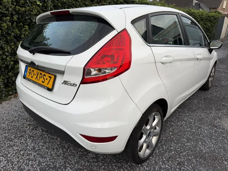 Ford Fiesta 2012 photo 3