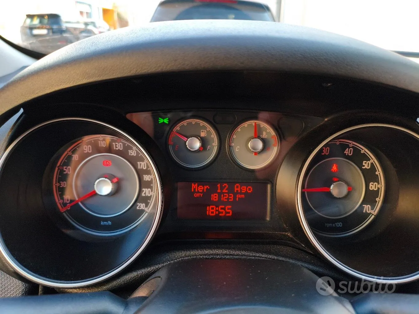 Fiat Punto 2013 photo 2