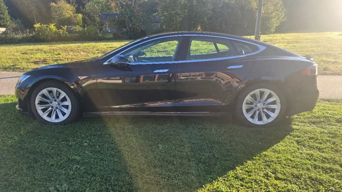 Tesla Model S