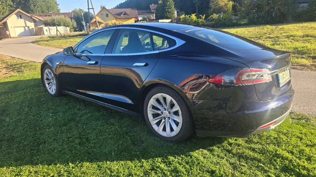 Tesla Model S 2014 photo 2