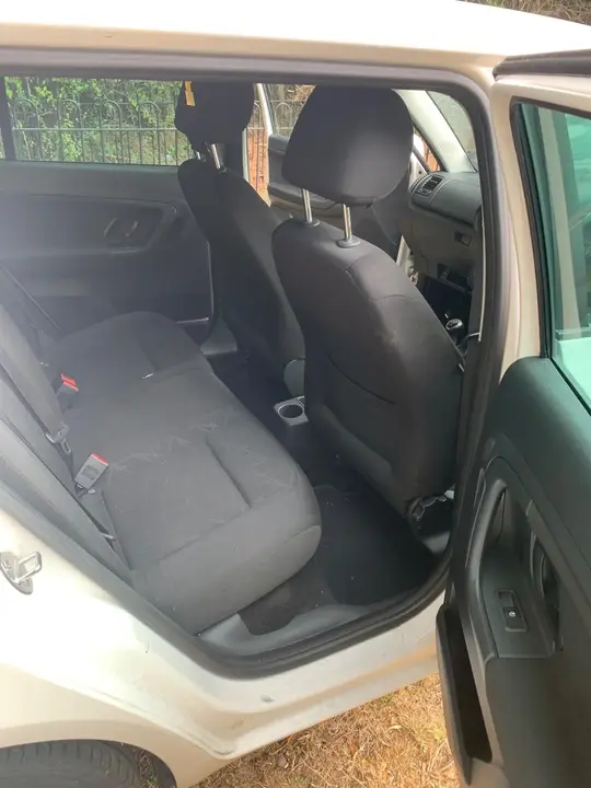 Skoda Fabia 2012 photo 4