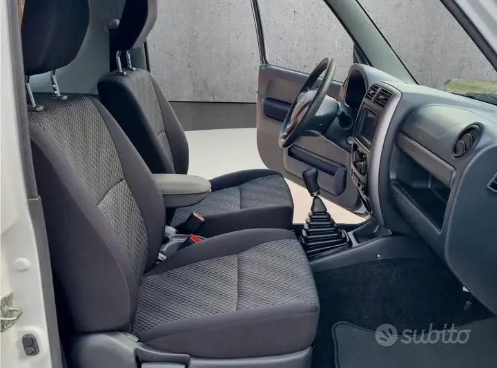 Suzuki Jimny 2014 photo 4