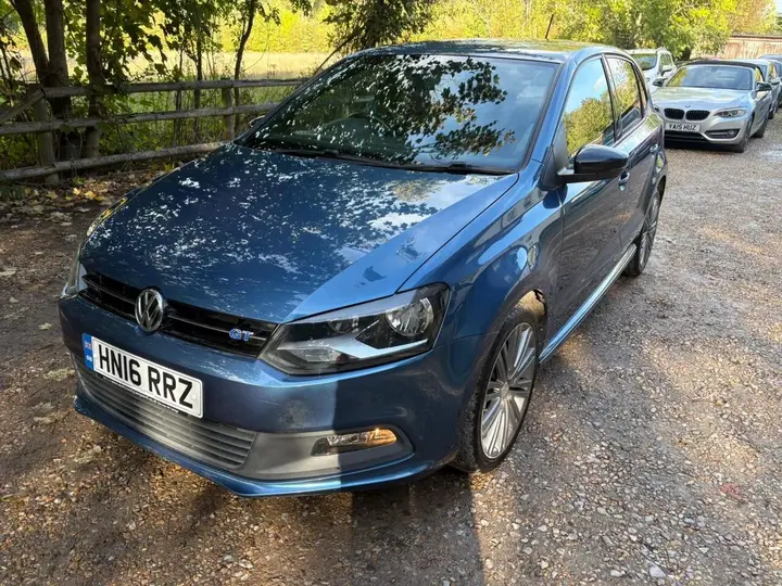 Volkswagen Polo 2016 photo 2