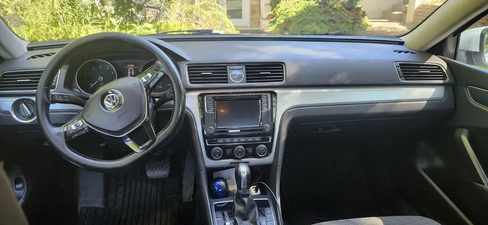 Volkswagen Passat 2017 photo 3