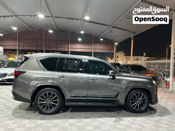 Lexus Lx 2023 photo 2