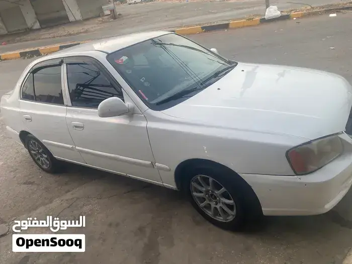 Hyundai Verna 2011 photo 5