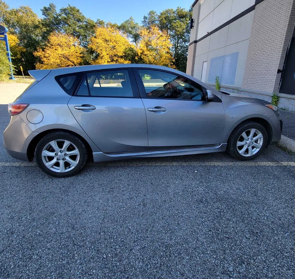 Mazda Mazda3 2010 photo 3
