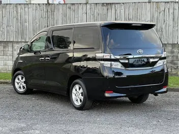 Toyota Vellfire 2013 photo 5