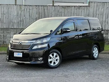 Toyota Vellfire 2013 photo 2