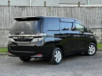 Toyota Vellfire 2013 photo 4