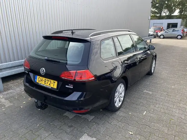Volkswagen Golf Variant 2015 photo 2