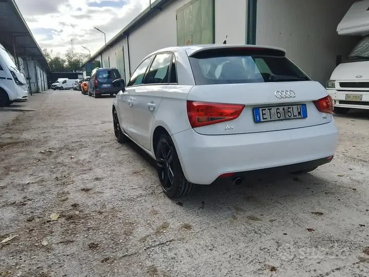 Audi A1 2012 photo 4