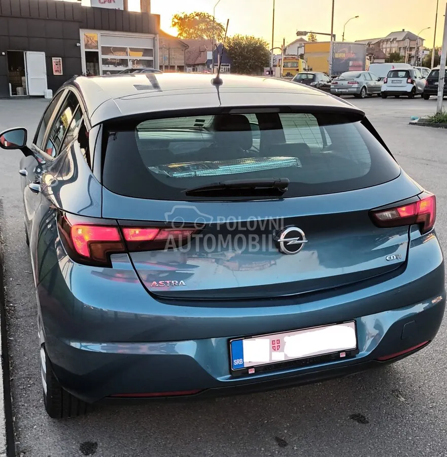 Opel Astra K 2016 photo 2