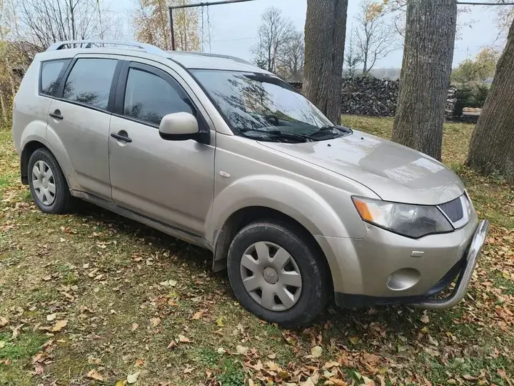 Mitsubishi Outlander 2008 photo 2