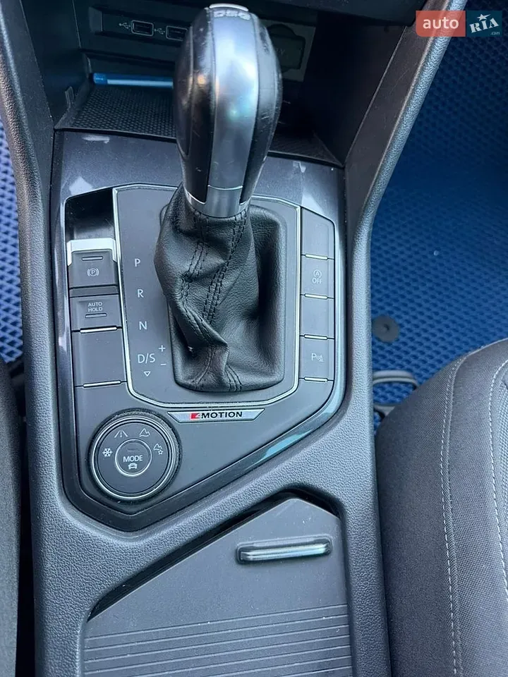 Volkswagen Tiguan 2018 photo 2
