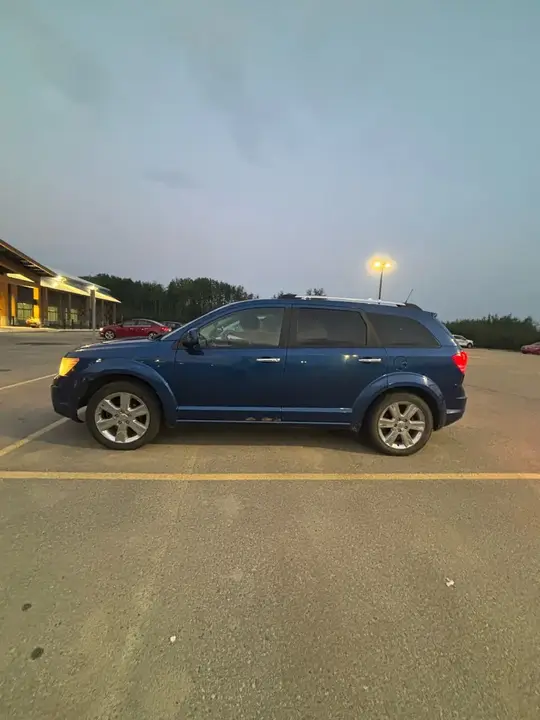 Dodge Journey 2010 photo 2