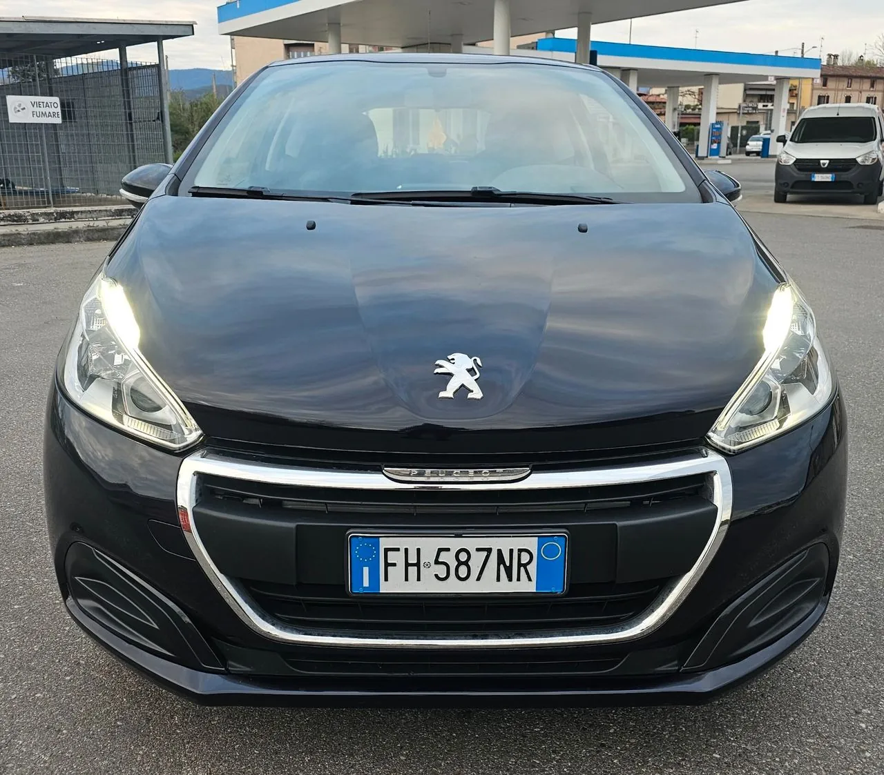 Peugeot 208 2017 photo 2