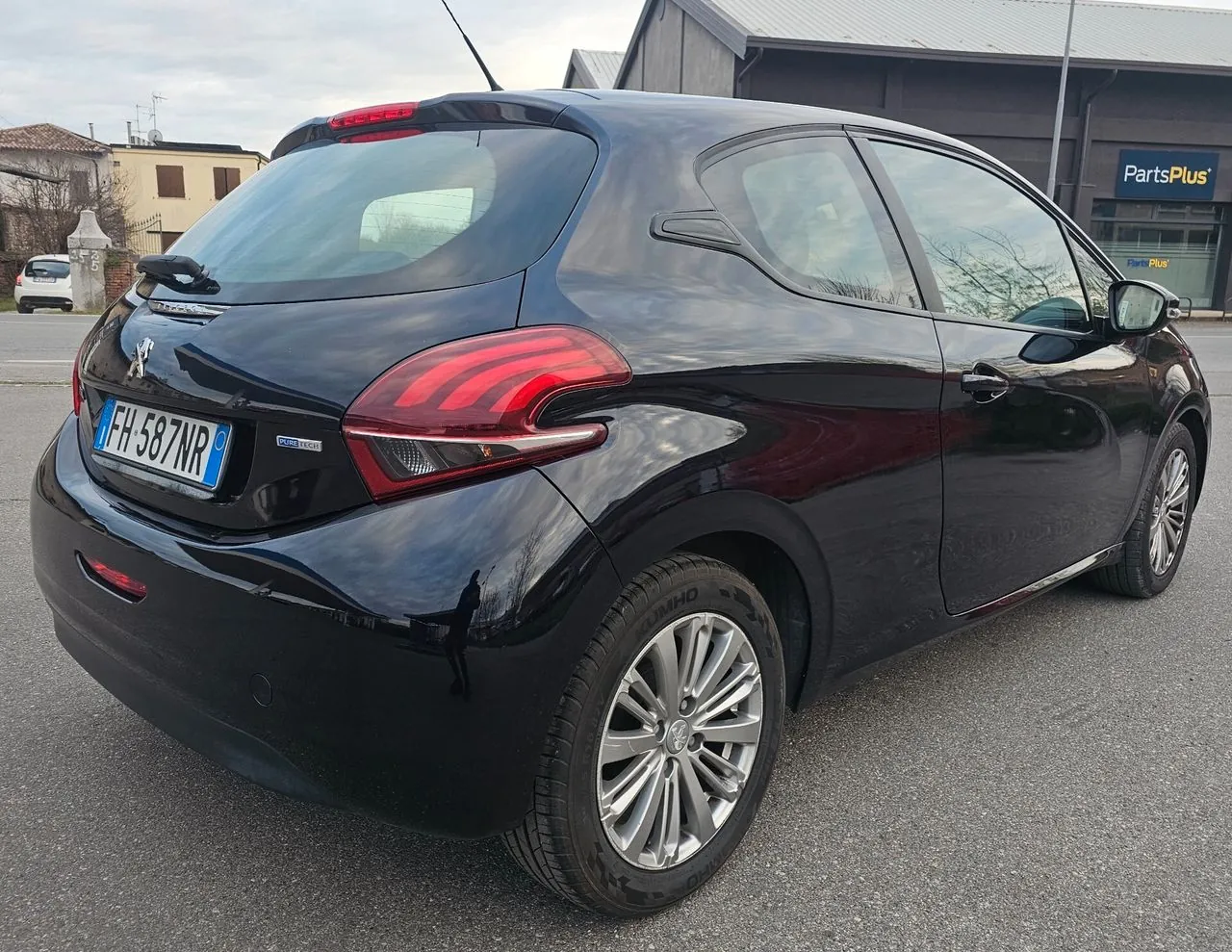 Peugeot 208 2017 photo 4