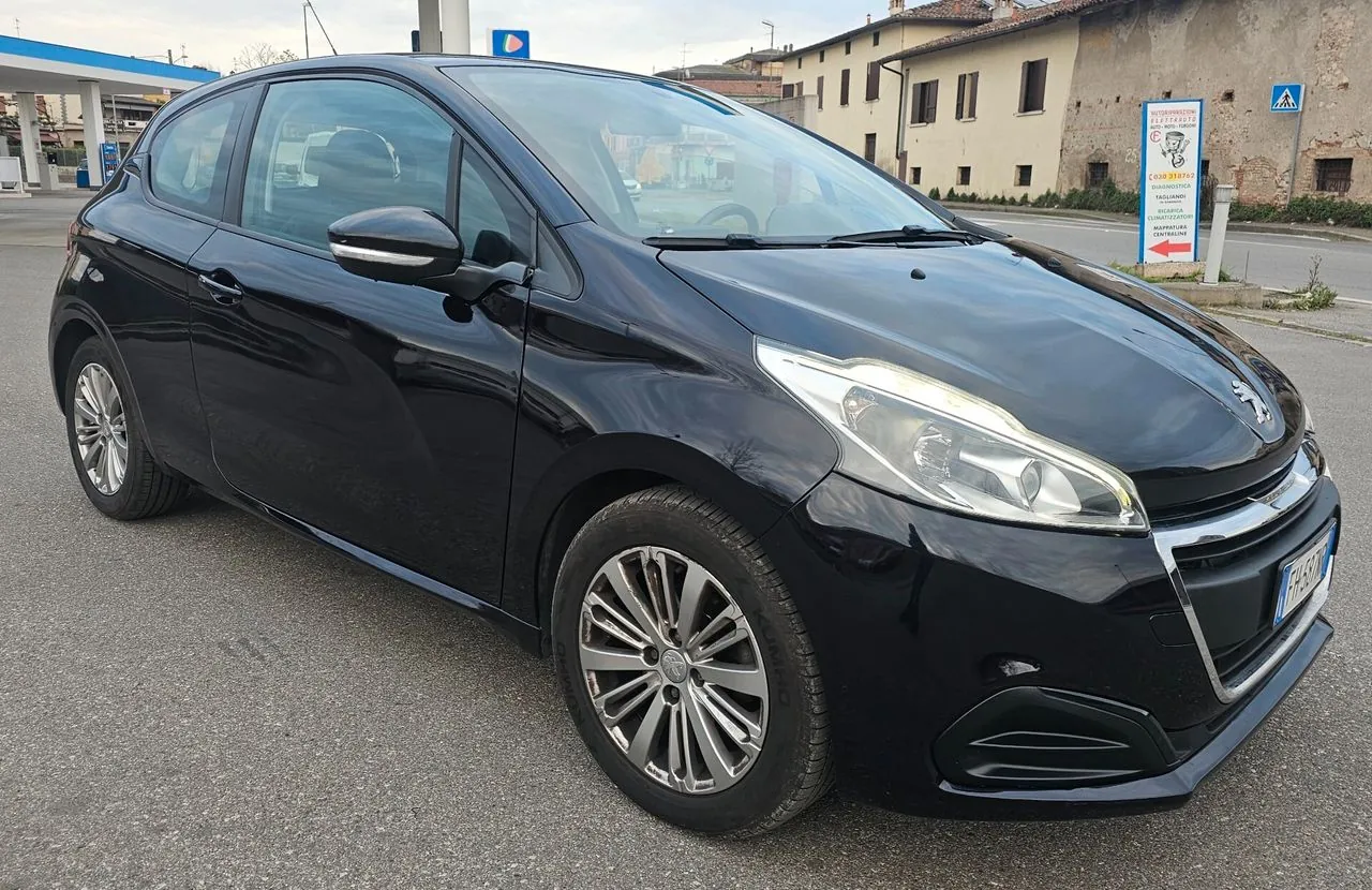 Peugeot 208 2017 photo 3