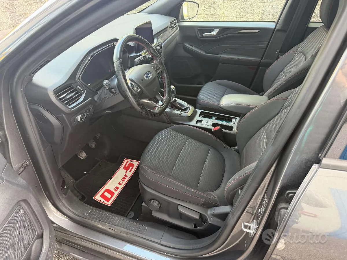 Ford Kuga 2022 photo 2