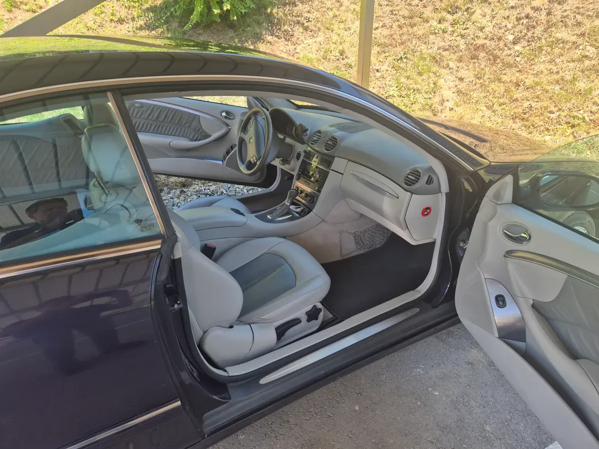 Mercedes-Benz Clk-Class 2005 photo 3