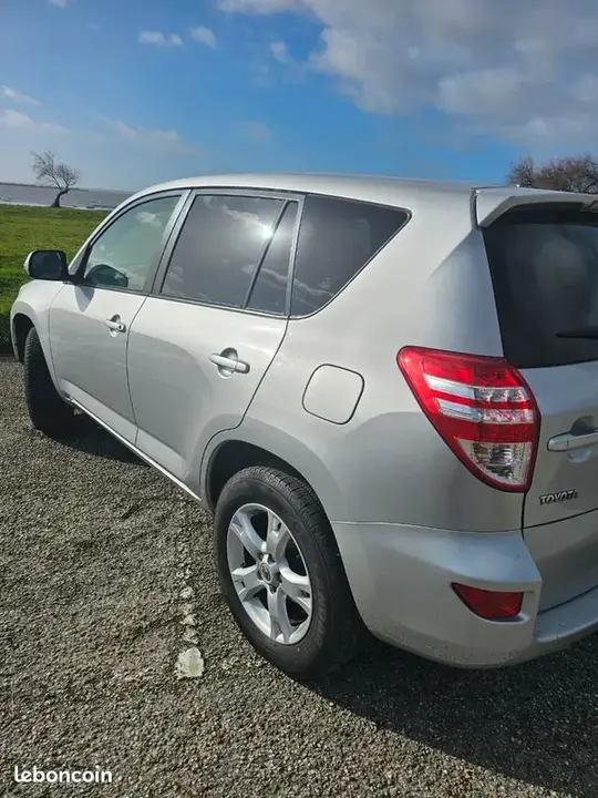 Toyota Rav4 2009 photo 2