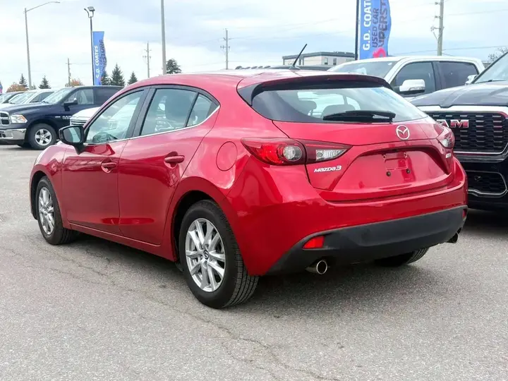 Mazda 3 2015 photo 2