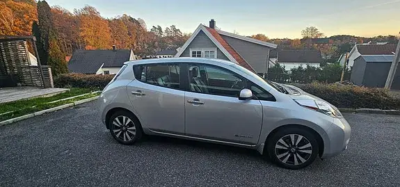 Nissan Leaf 2013 photo 2