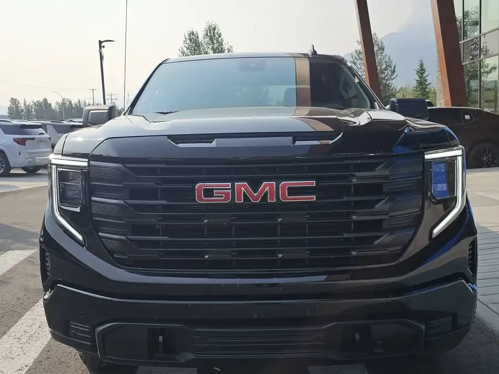 GMC Sierra 1500 2026 photo 2