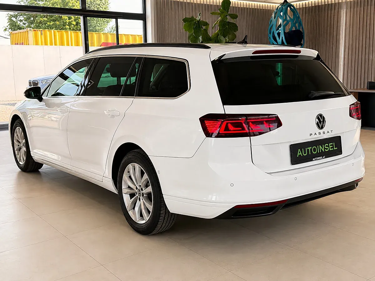 Volkswagen Passat 2022 photo 3