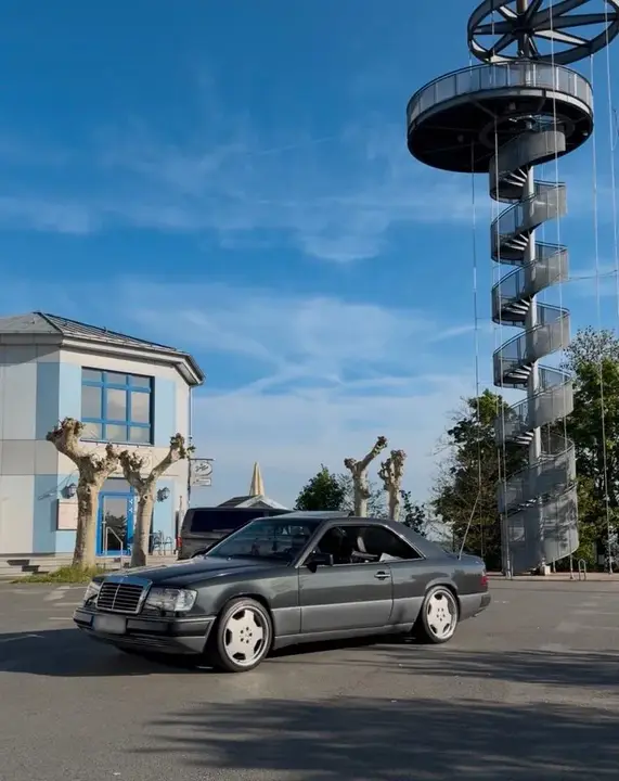 Mercedes-Benz W124