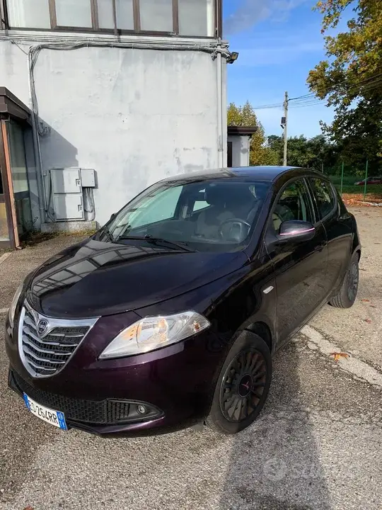 Lancia Ypsilon 2013 photo 2