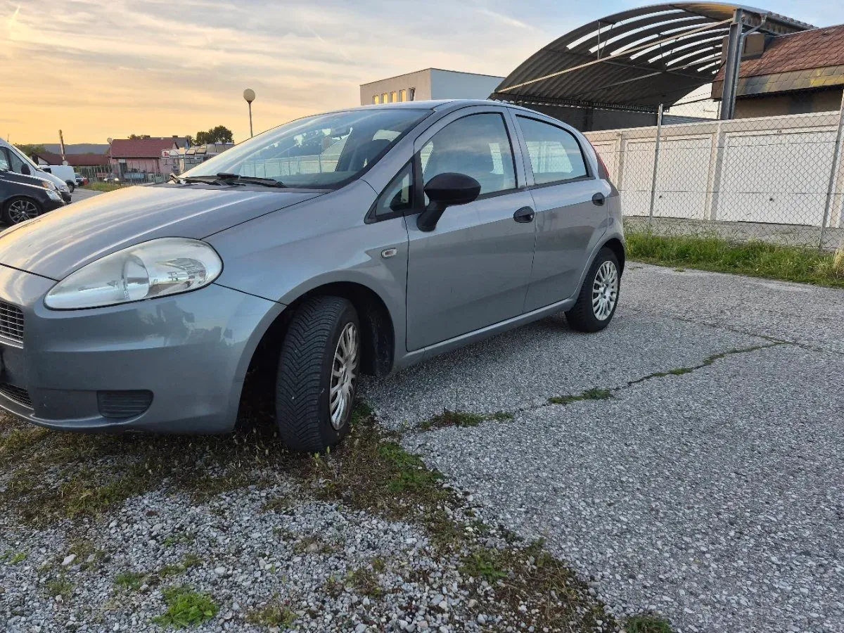Fiat Punto 2009 photo 3