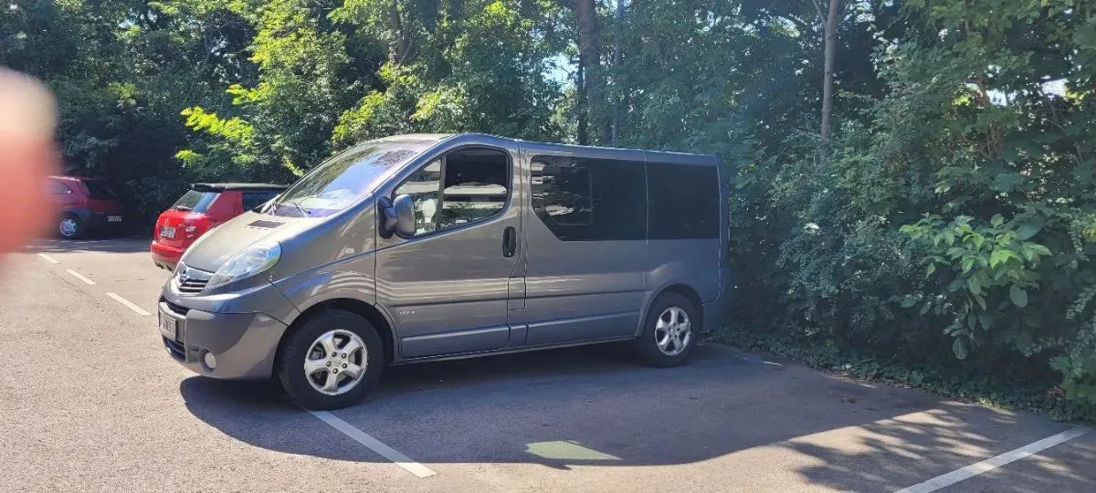 Opel Vivaro 2012 photo 2
