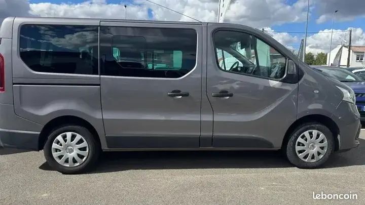 Renault Trafic 2015 photo 4