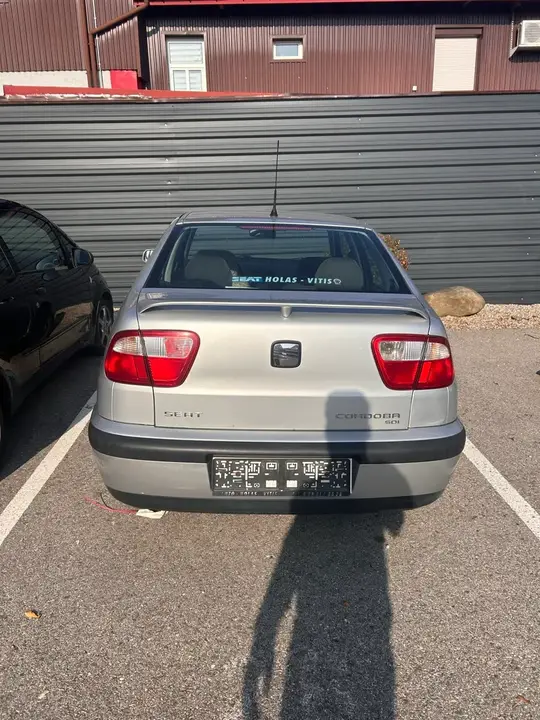 Seat Cordoba 2000 photo 2