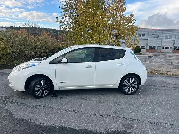 Nissan Leaf 2018 photo 2