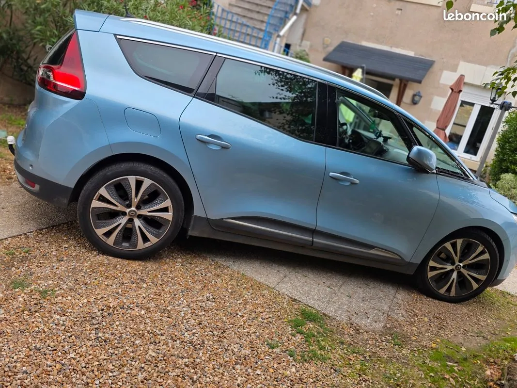 Renault Grand Scenic 2018 photo 2