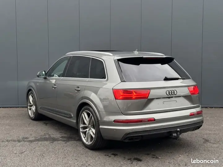 Audi Q7 2016 photo 2