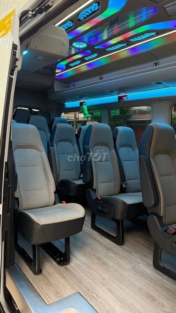 Ford Transit 2025 photo 4