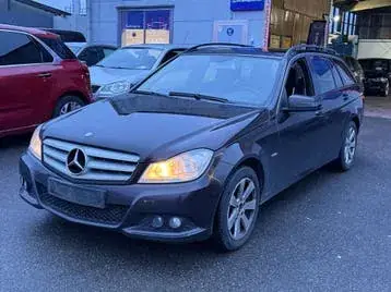 Mercedes-Benz C200