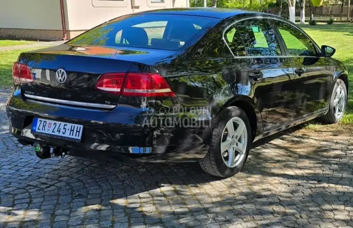 Volkswagen Passat B7 2011 photo 2